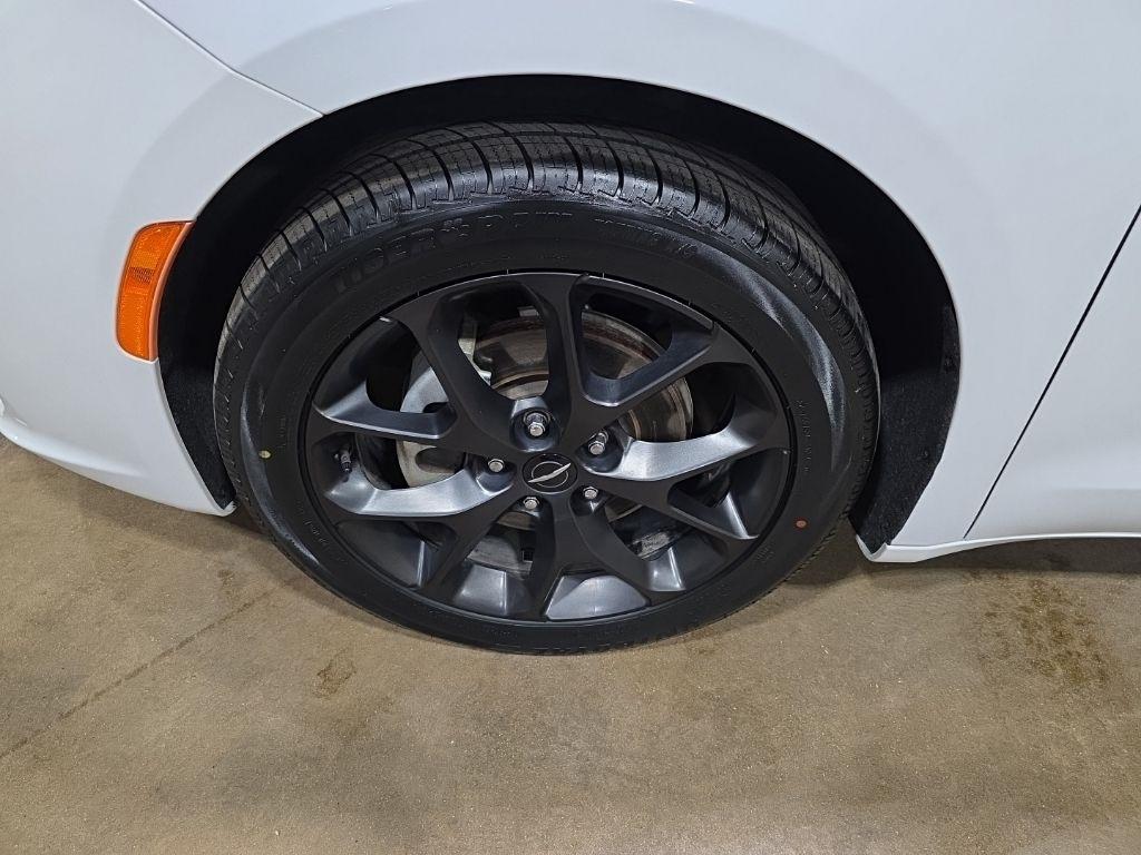 Chrysler Pacifica  2024