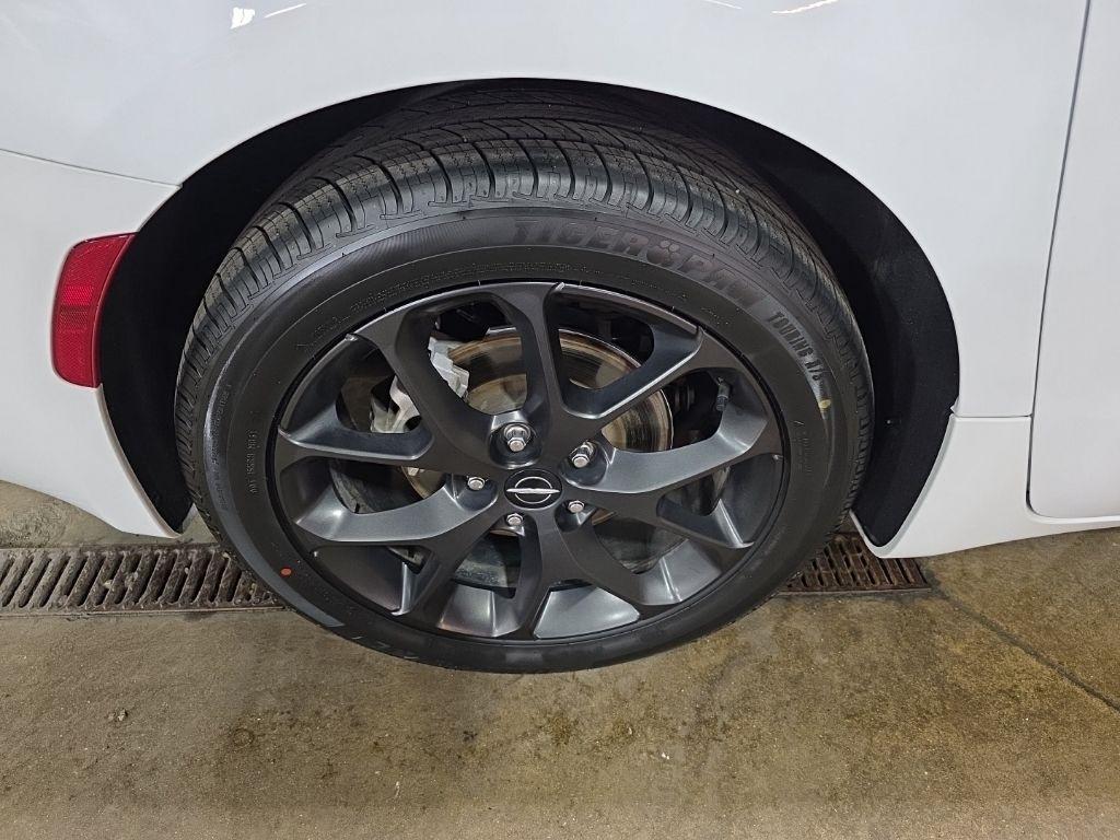 Chrysler Pacifica  2024