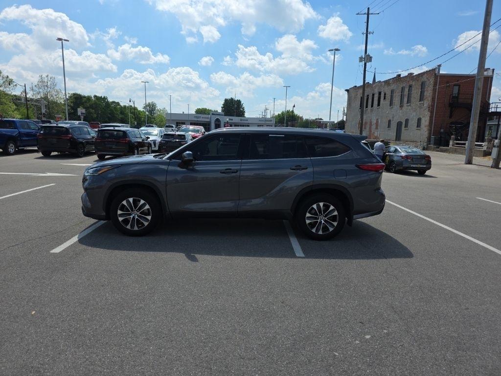 Toyota Highlander  2021