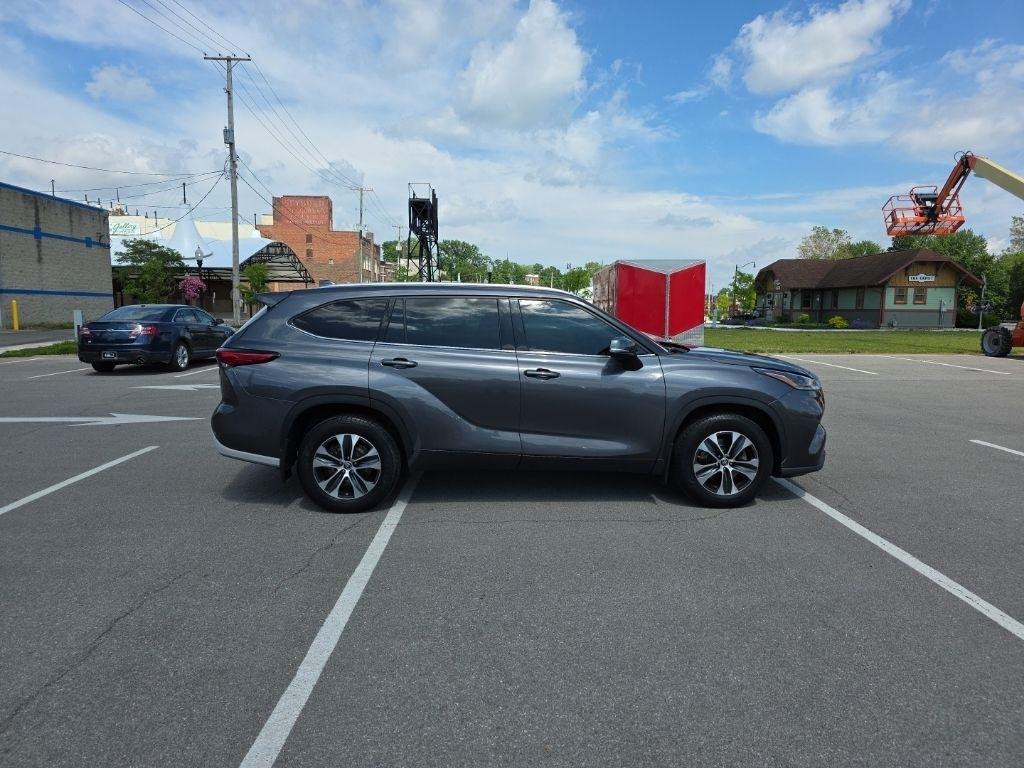 Toyota Highlander  2021
