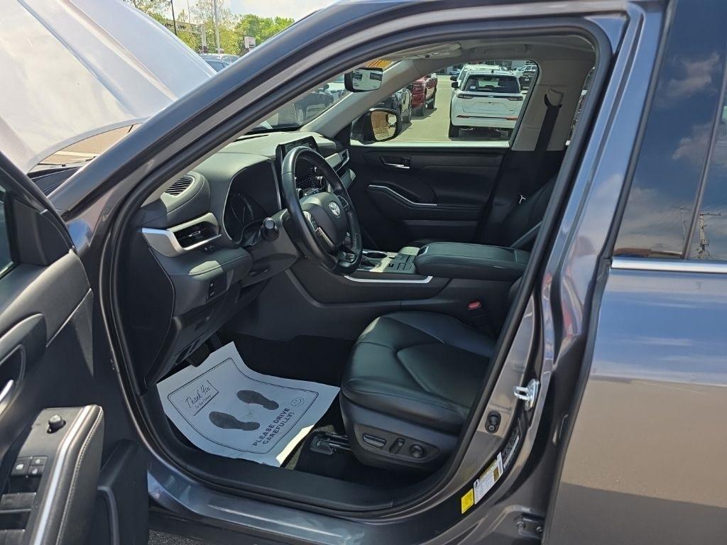 Toyota Highlander  2021