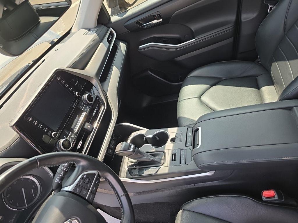 Toyota Highlander  2021