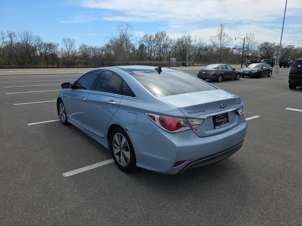 Hyundai Sonata Hybrid  2011