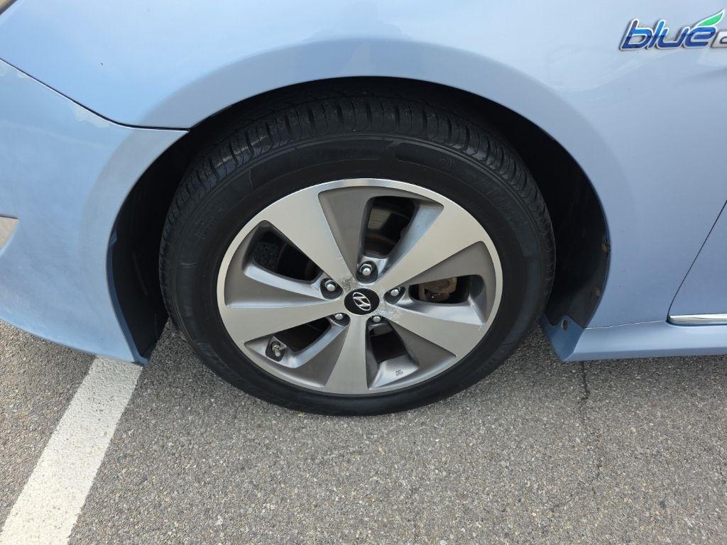 Hyundai Sonata Hybrid  2011