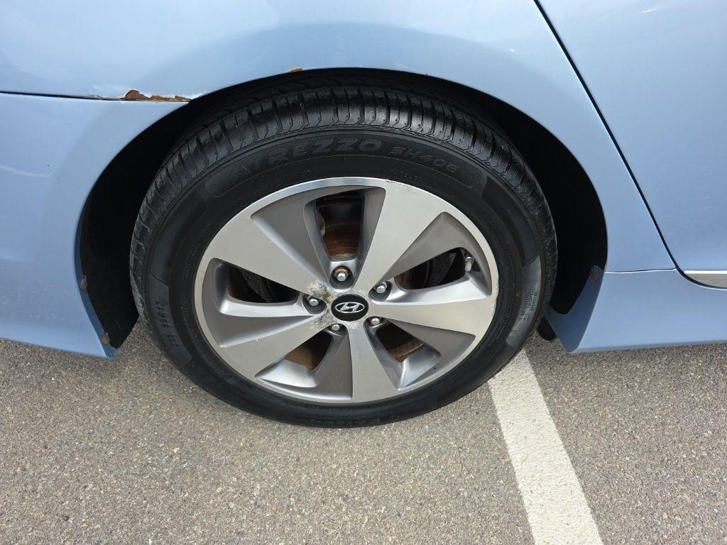 Hyundai Sonata Hybrid  2011