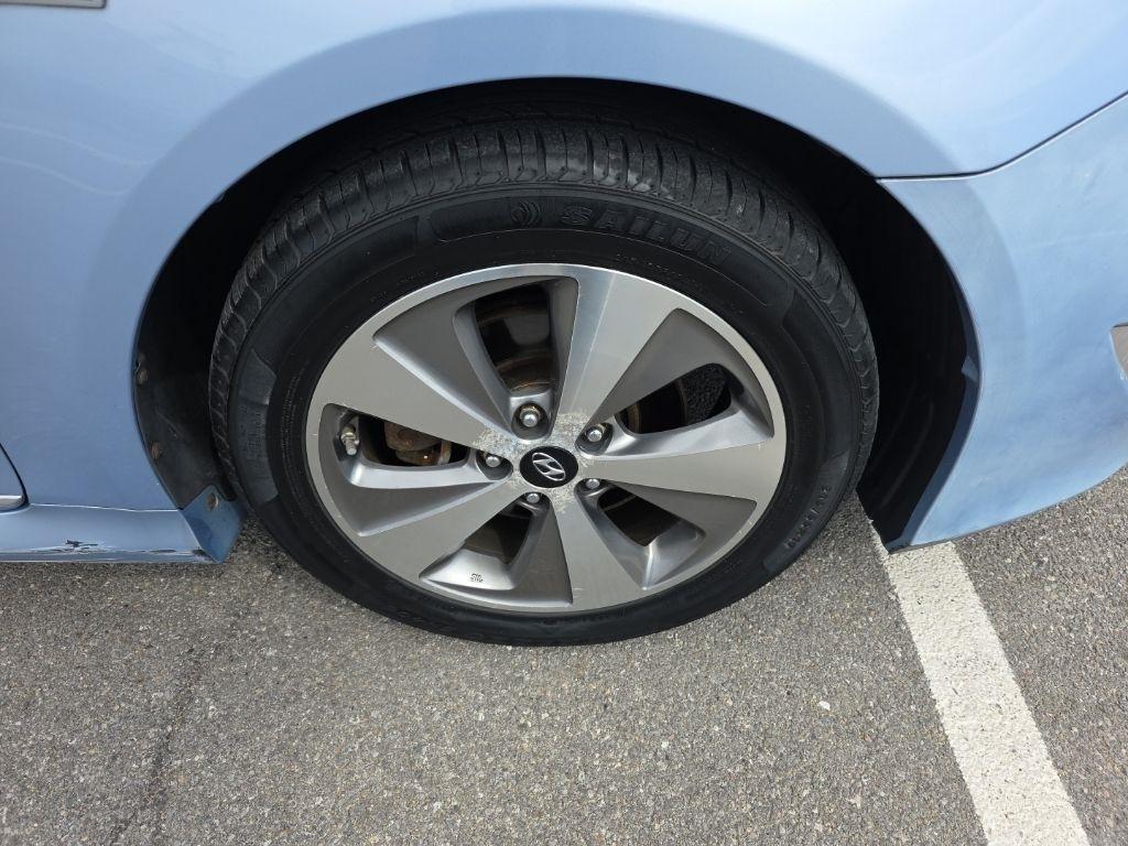 Hyundai Sonata Hybrid  2011