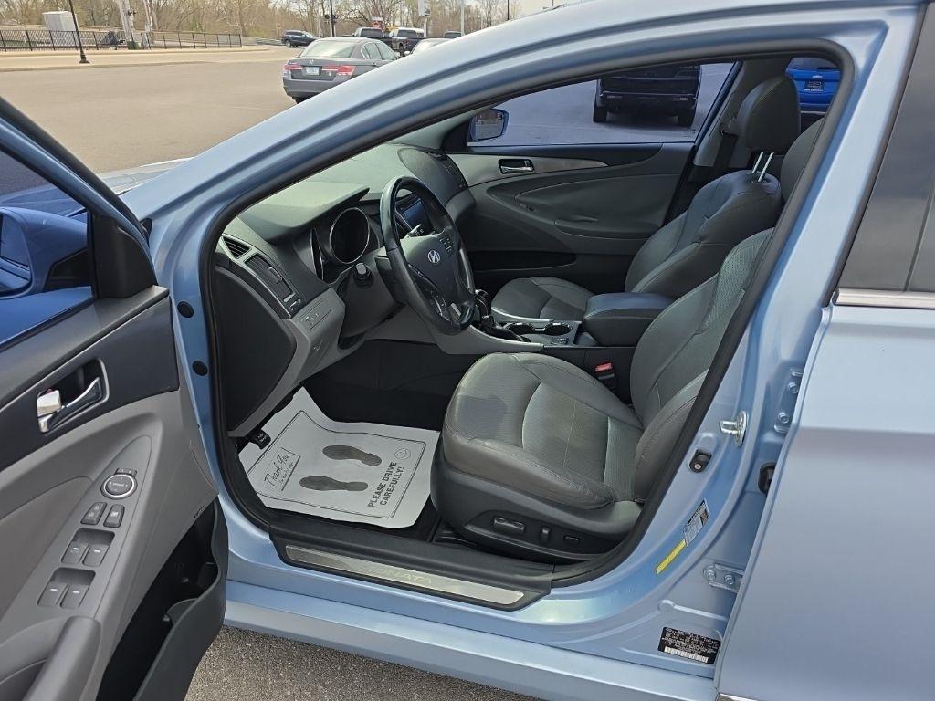 Hyundai Sonata Hybrid  2011
