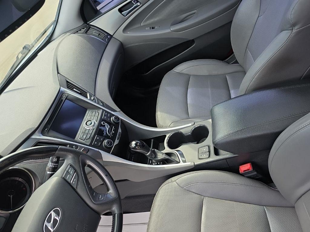 Hyundai Sonata Hybrid  2011