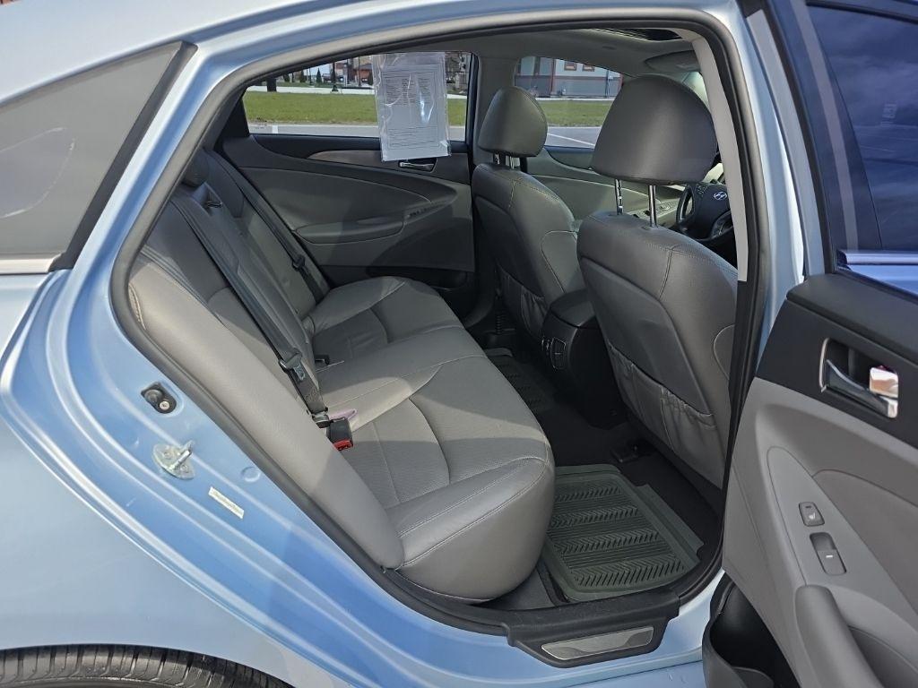 Hyundai Sonata Hybrid  2011