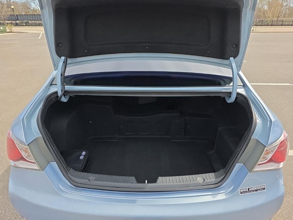 Hyundai Sonata Hybrid  2011