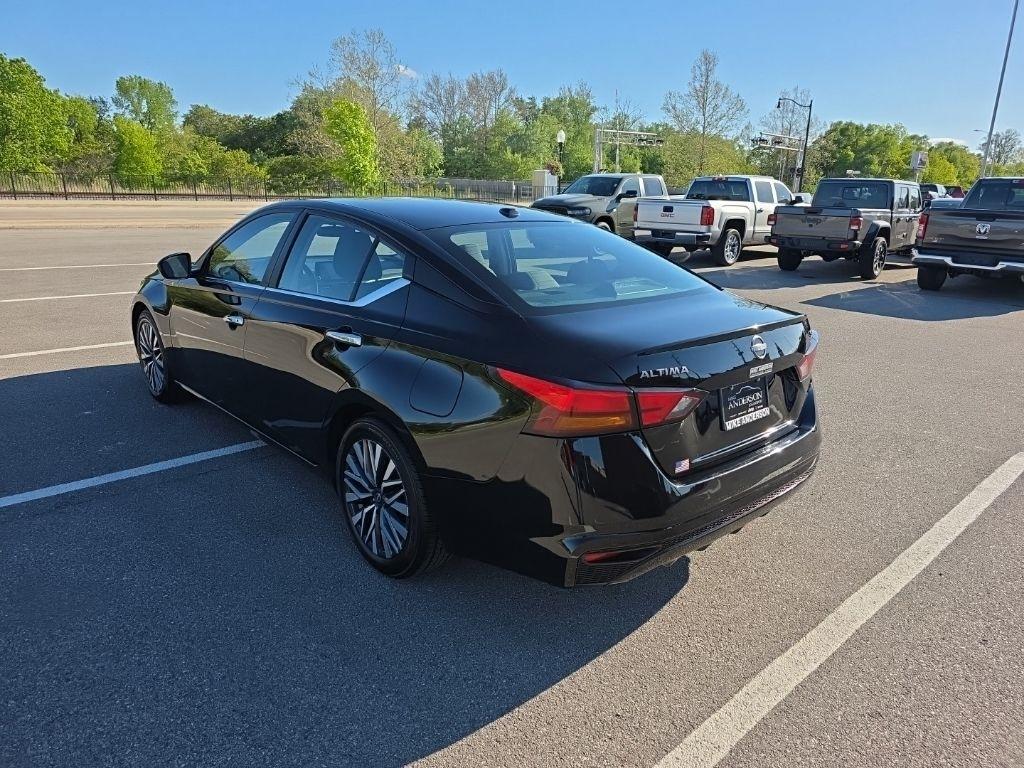 Nissan Altima  2024