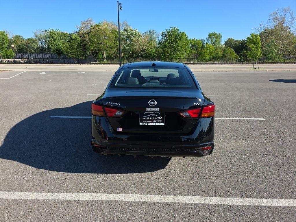 Nissan Altima  2024