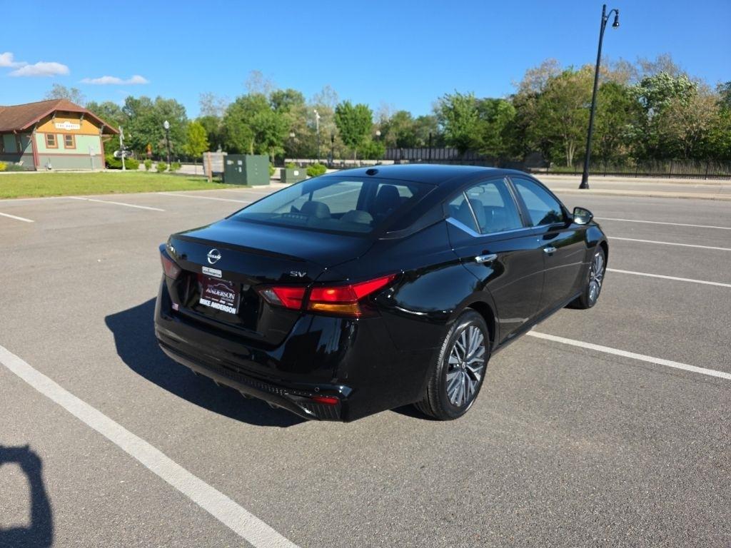 Nissan Altima  2024