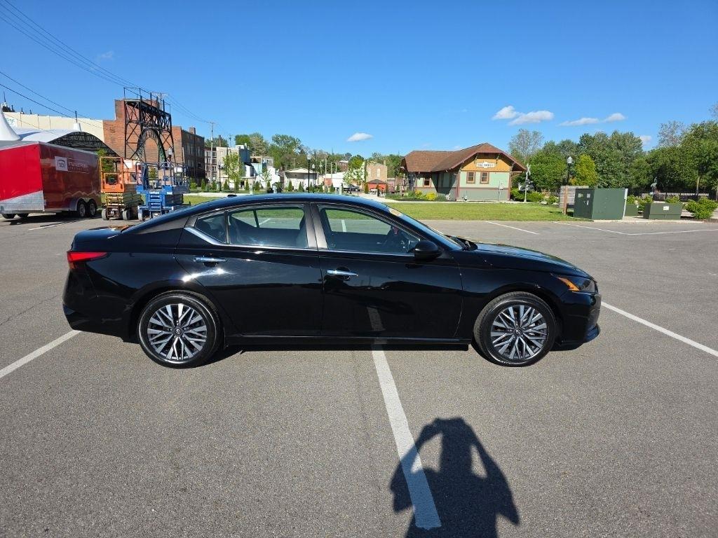 Nissan Altima  2024