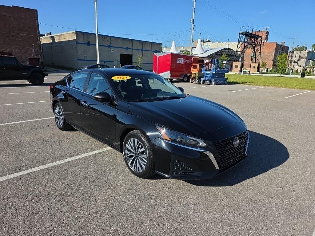 Nissan Altima  2024