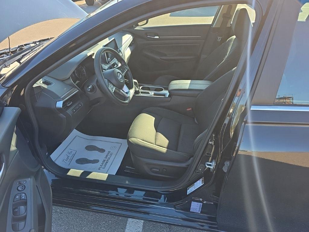 Nissan Altima  2024