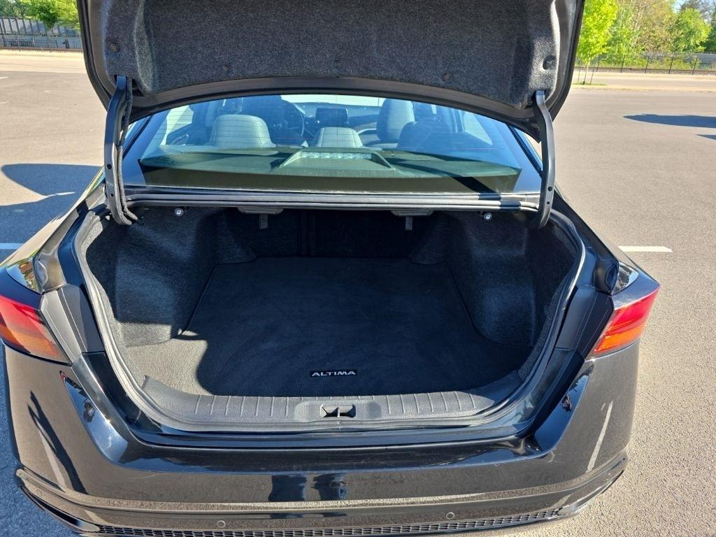 Nissan Altima  2024