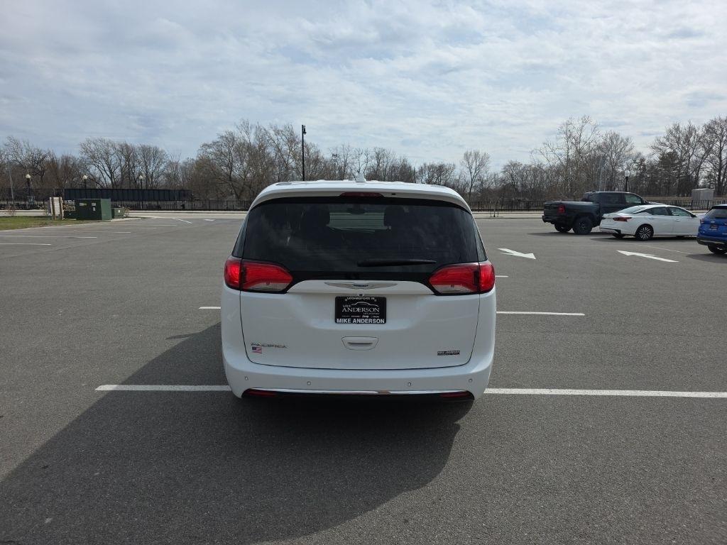 Chrysler Pacifica  2018