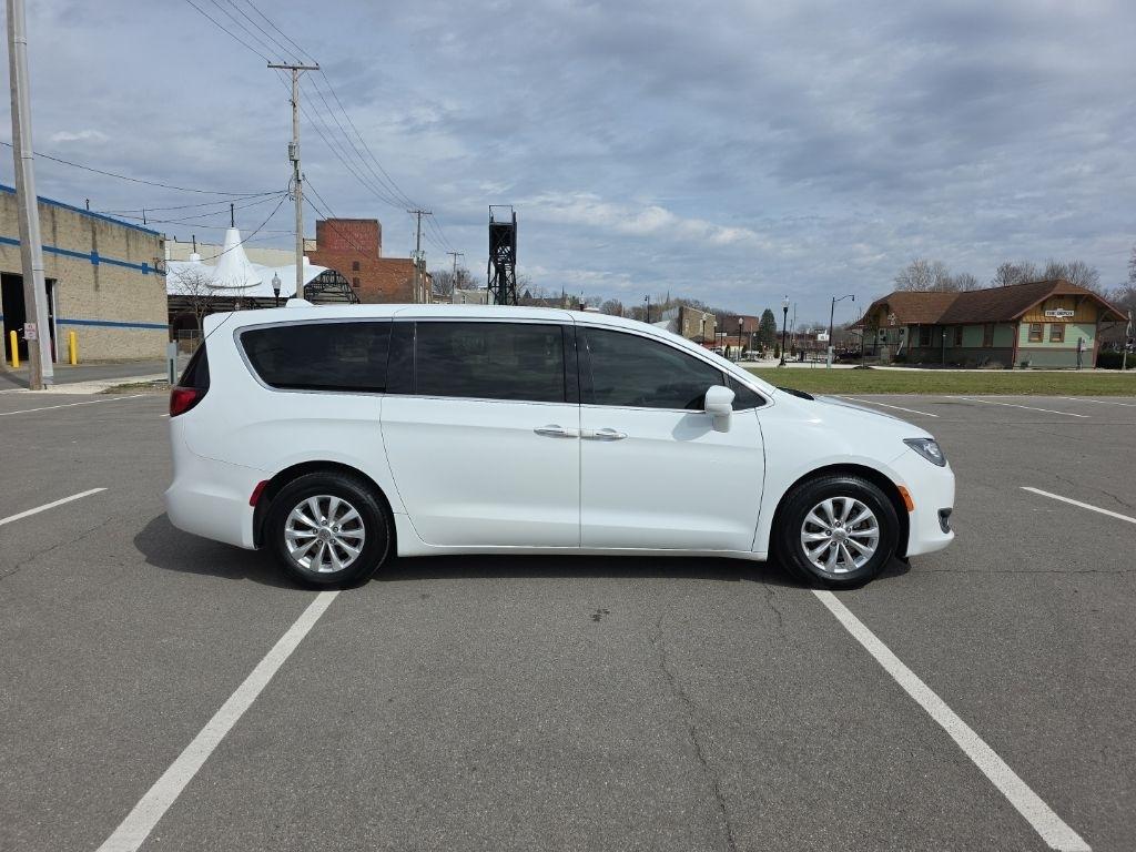 Chrysler Pacifica  2018