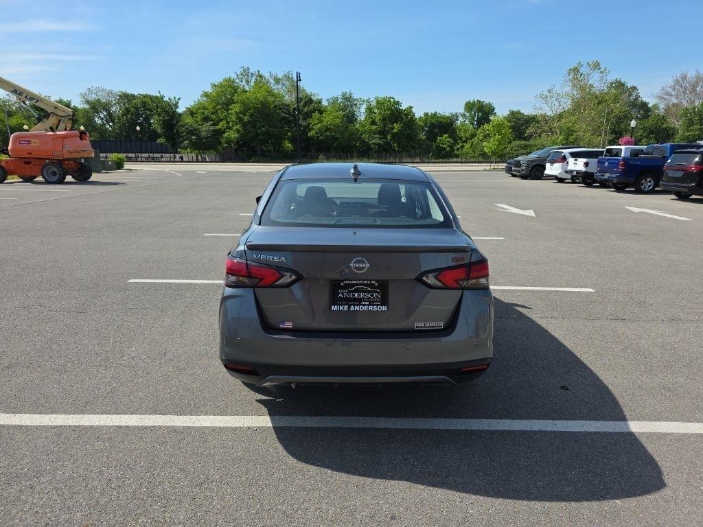 Nissan Versa  2024
