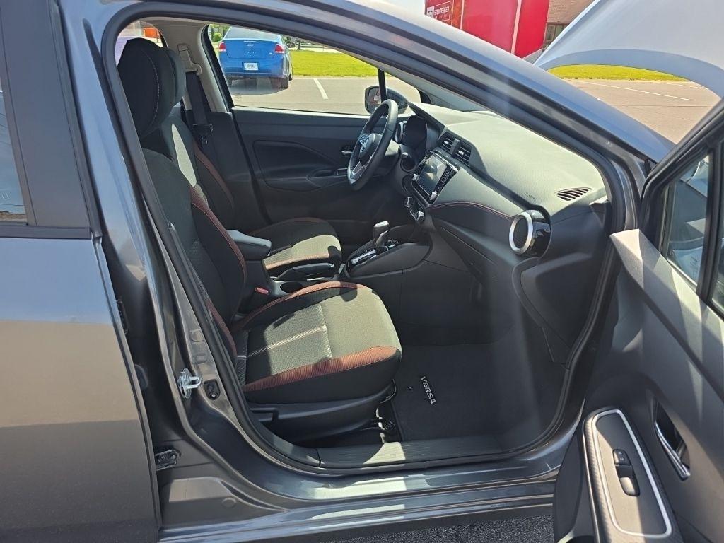 Nissan Versa  2024