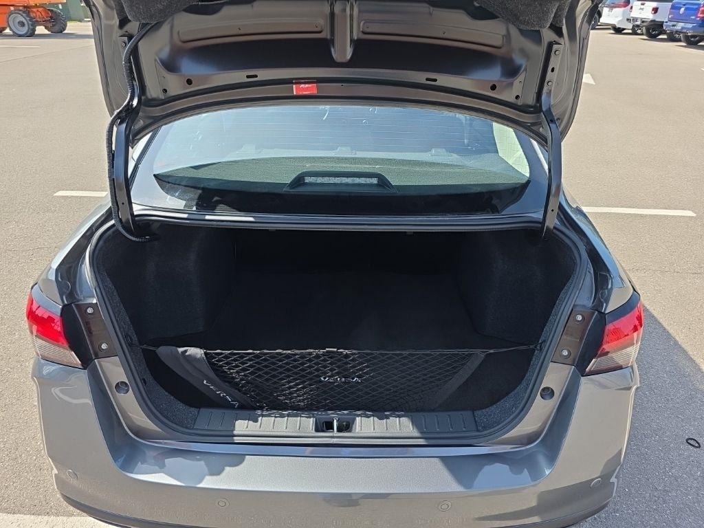 Nissan Versa  2024