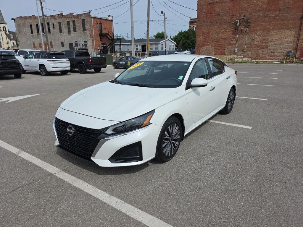 Nissan Altima  2023