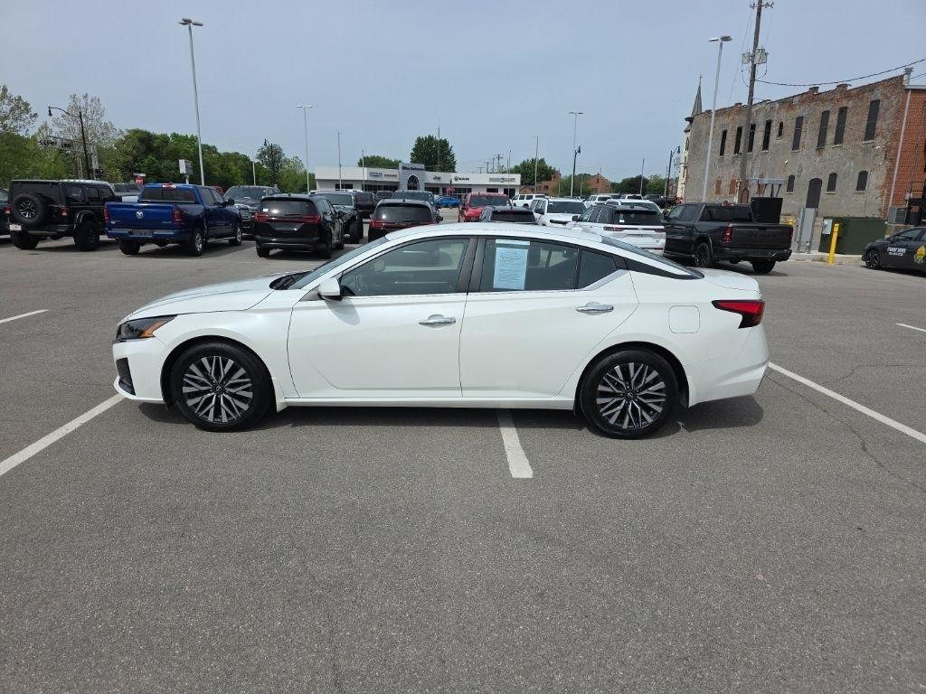 Nissan Altima  2023
