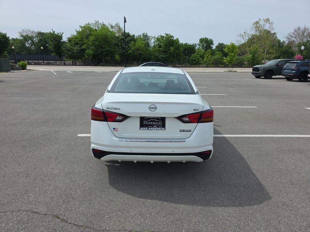 Nissan Altima  2023