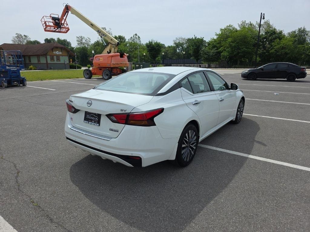 Nissan Altima  2023