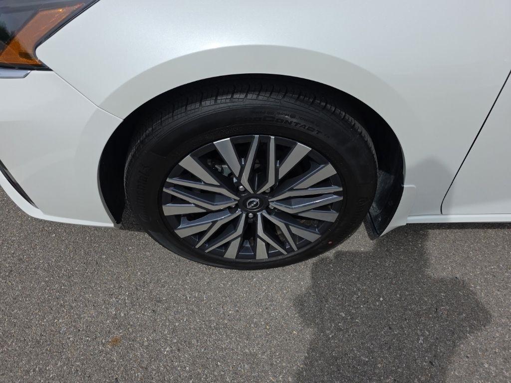 Nissan Altima  2023