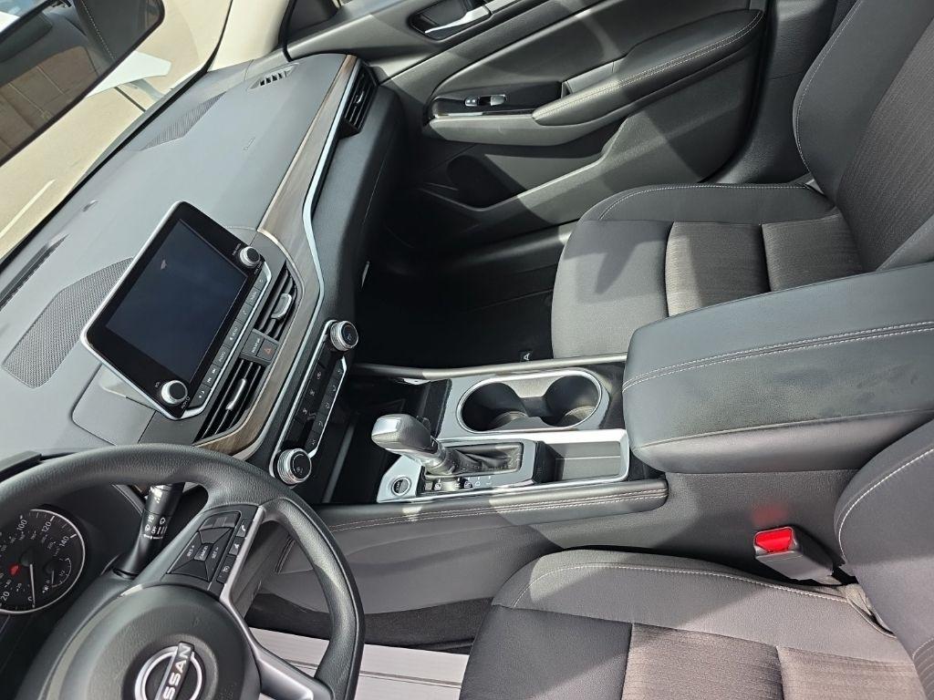 Nissan Altima  2023