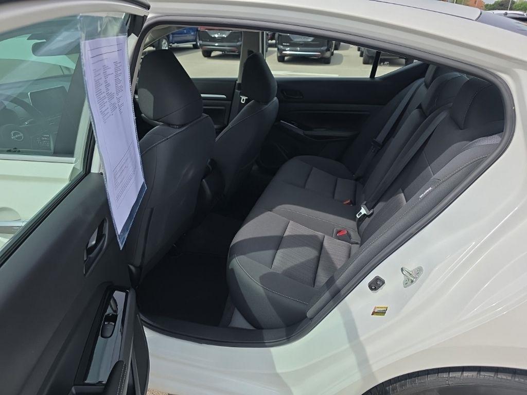 Nissan Altima  2023