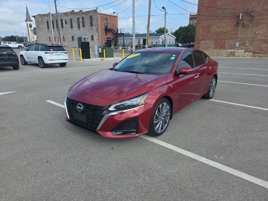 Nissan Altima  2023