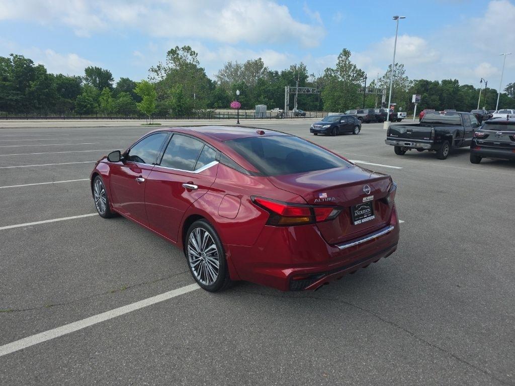 Nissan Altima  2023