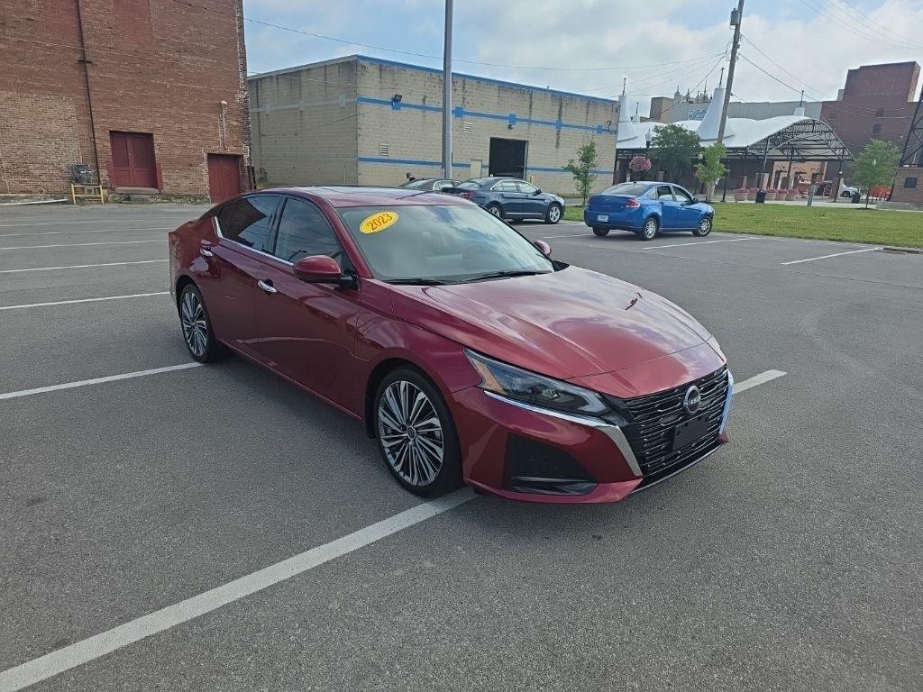 Nissan Altima  2023
