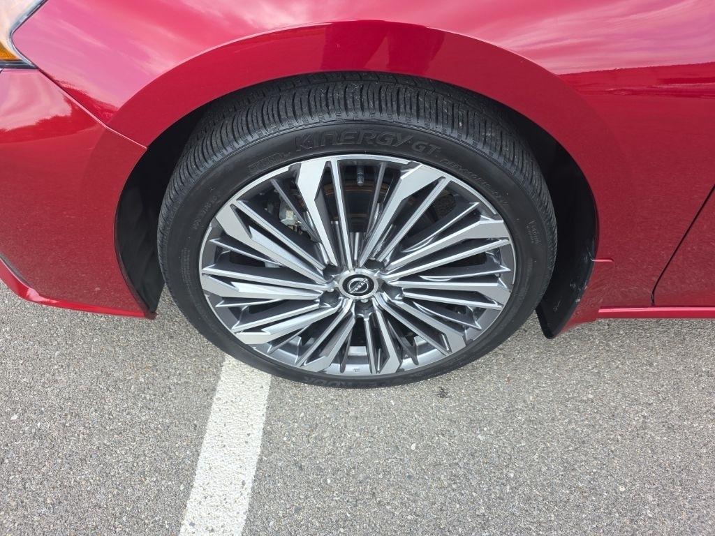 Nissan Altima  2023
