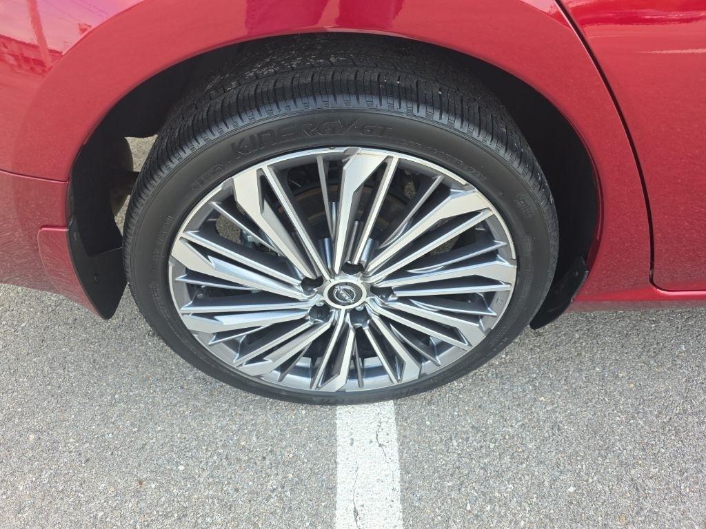 Nissan Altima  2023