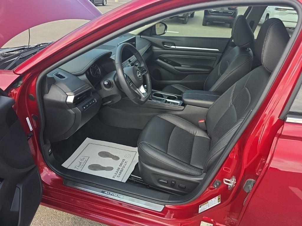 Nissan Altima  2023