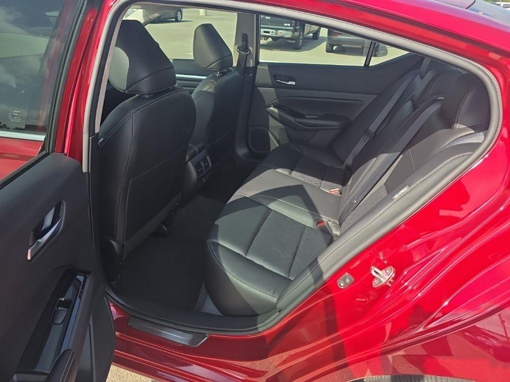 Nissan Altima  2023