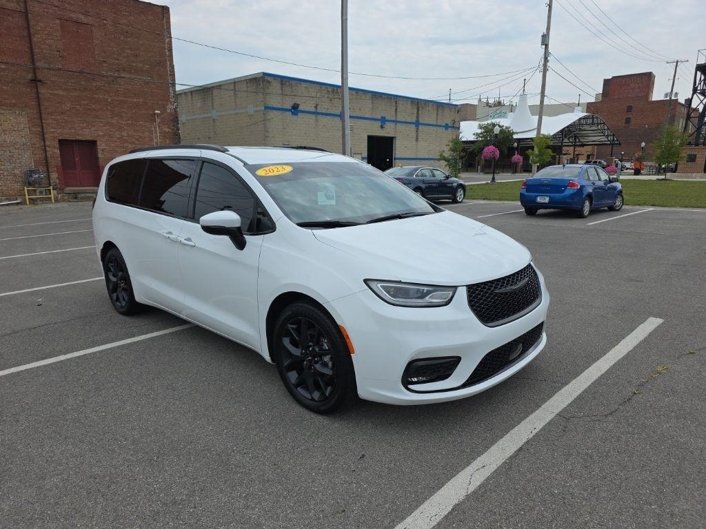 Chrysler Pacifica  2023