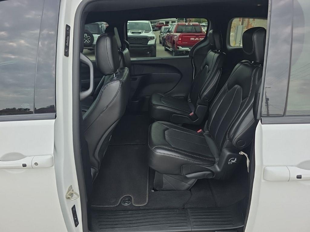 Chrysler Pacifica  2023