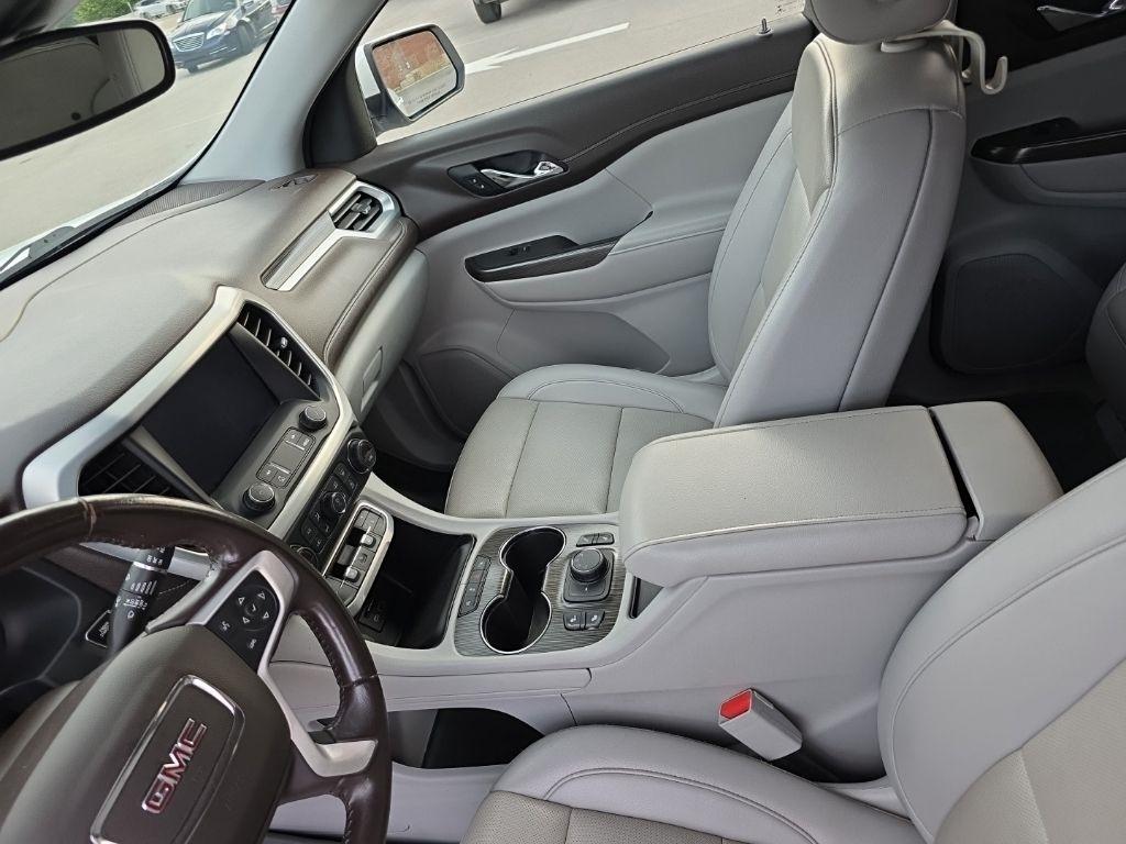 GMC Acadia  2021