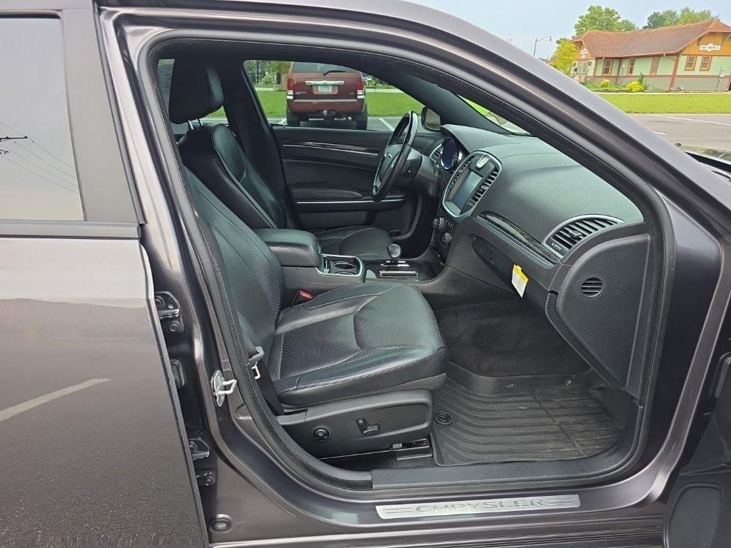Chrysler 300  2014