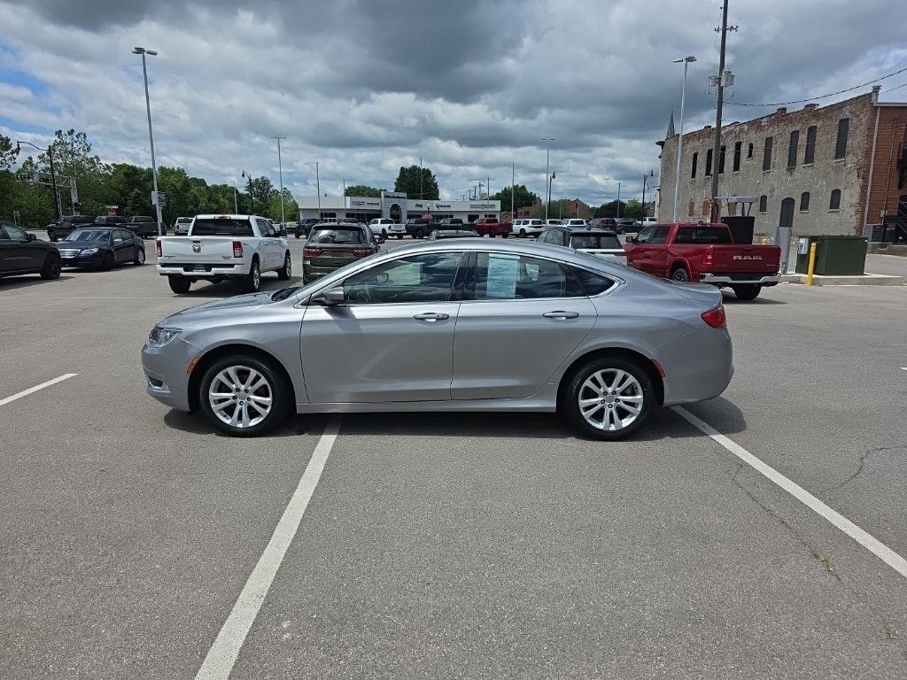 Chrysler 200  2016