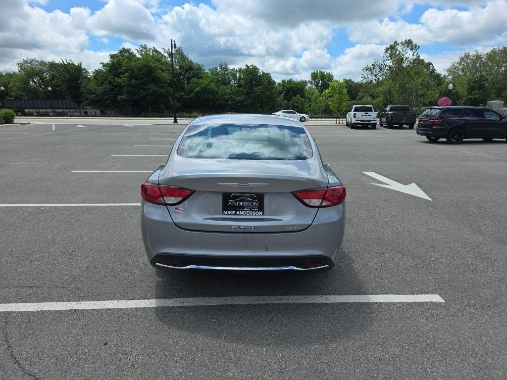 Chrysler 200  2016
