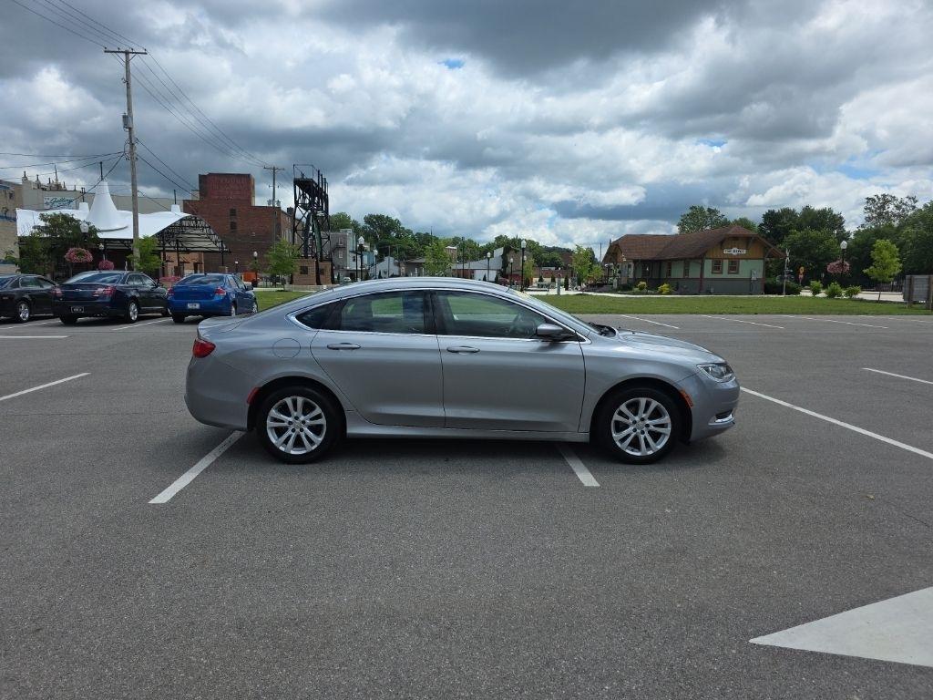 Chrysler 200  2016