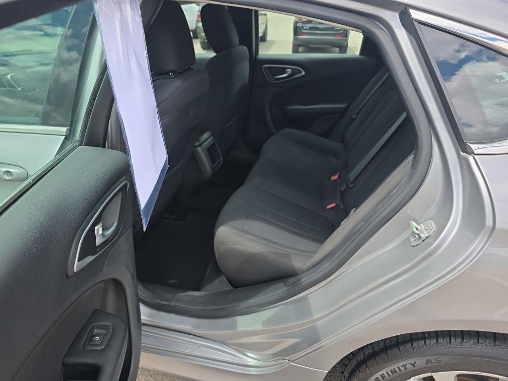 Chrysler 200  2016