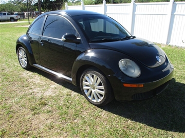 2010 Volkswagen New Beetle Base