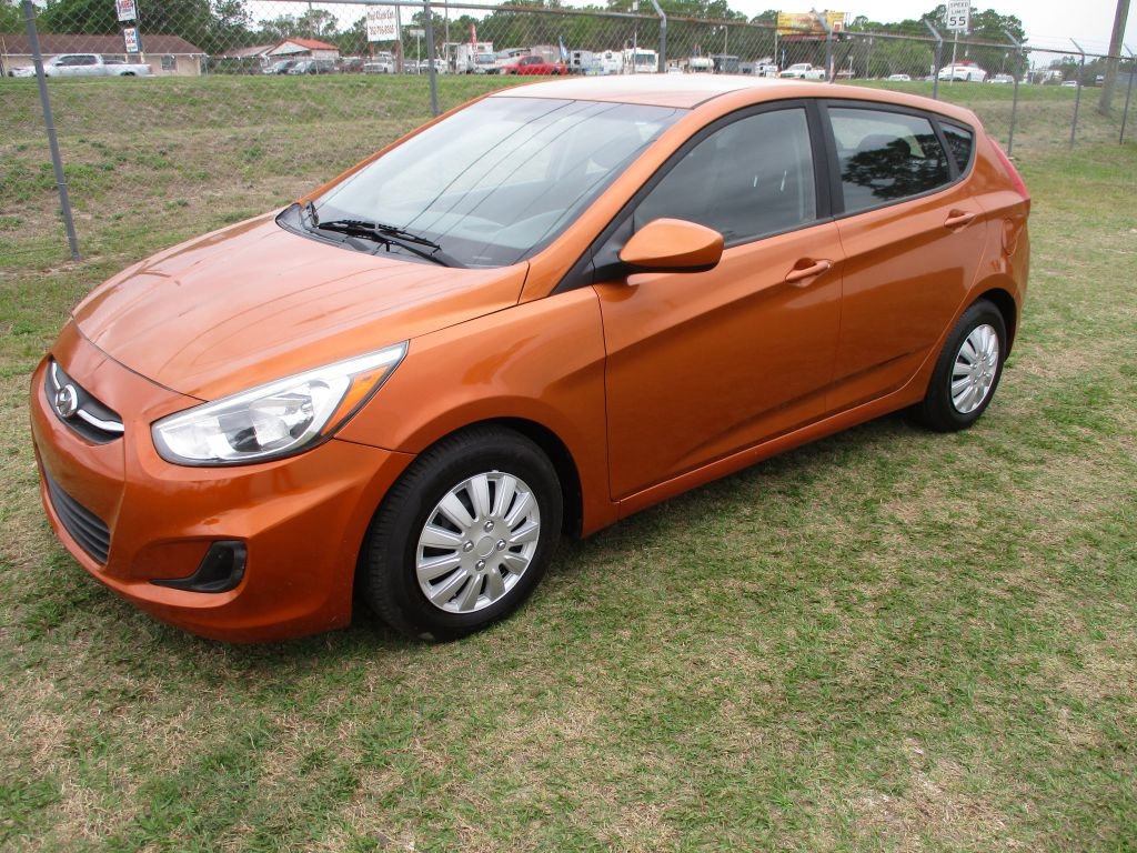 2017 Hyundai Accent SE photo 3